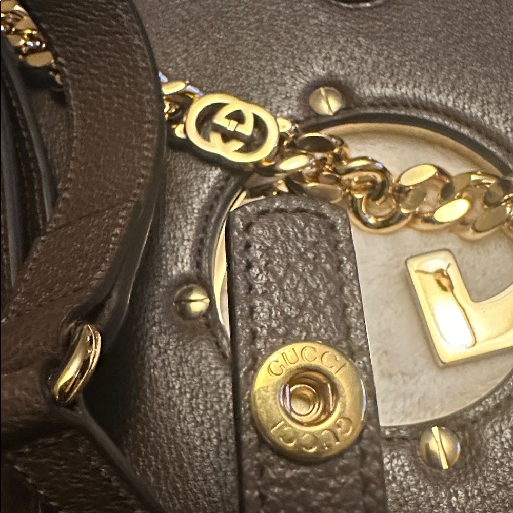 Gucci Brown and Gold Shoulder Bag with Monogram Pattern new without tags 🏷️ - Picture 8 of 15